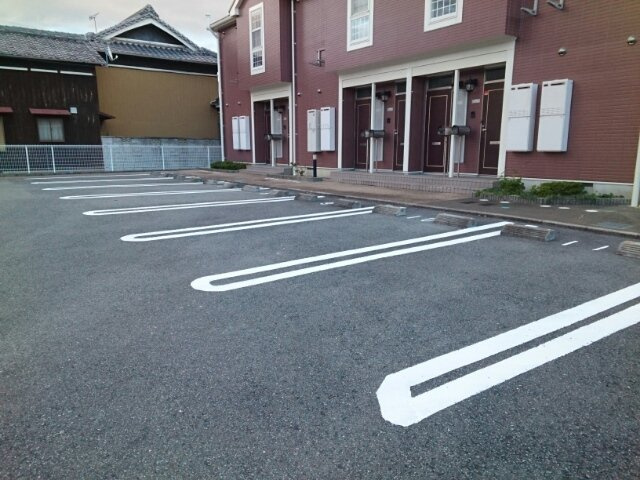 メゾン・エトワールの駐車場