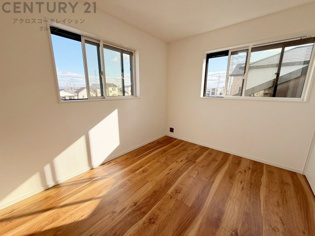 リラックスできるプライベート空間で、快適な睡眠をサポート。個人の好みに合わせたインテリアや寝具で心地良さを追求。プライベートな時間を過ごし、リフレッシュする場所におすすめです。