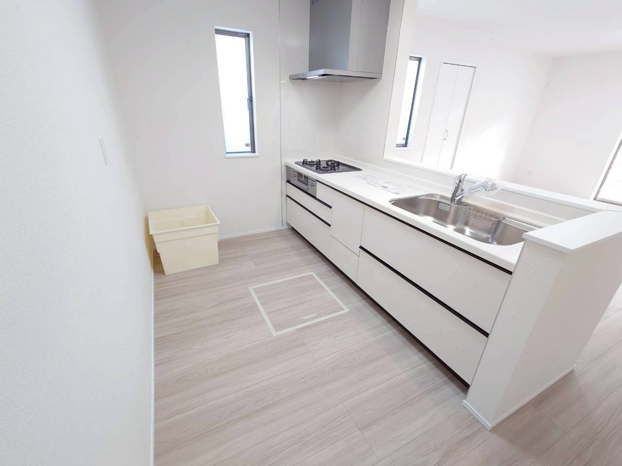 ＋＋沖縄市知花１丁目－C号棟（全３棟）のキッチン