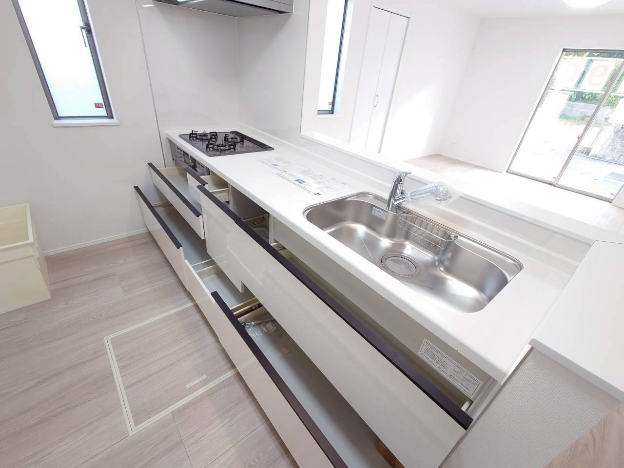 ＋＋沖縄市知花１丁目－C号棟（全３棟）のキッチン