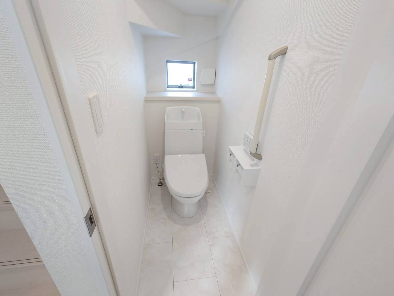 ＋＋沖縄市知花１丁目－C号棟（全３棟）のトイレ