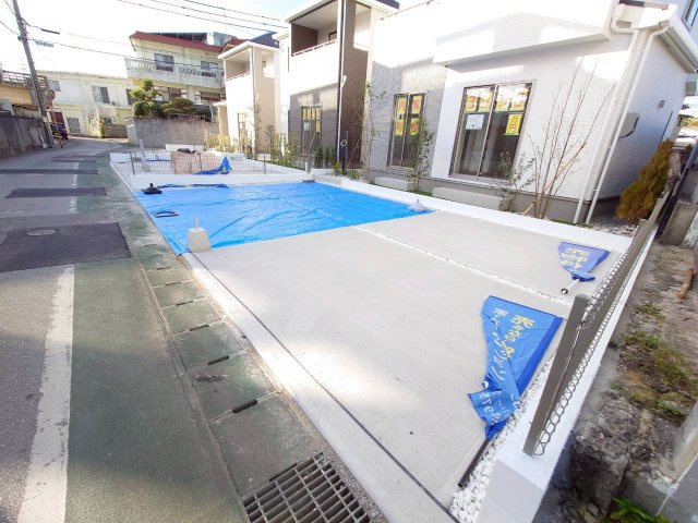 ＋＋沖縄市知花１丁目－C号棟（全３棟）の駐車場