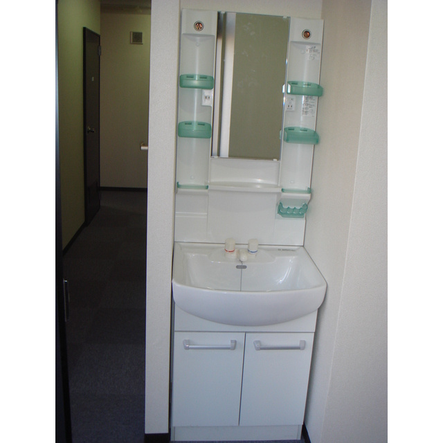 日興池袋ビル（旧トウセン池袋ビル）の洗面所|共用部