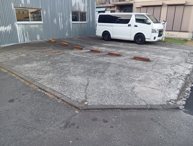 マリー倉庫・深見台の駐車場