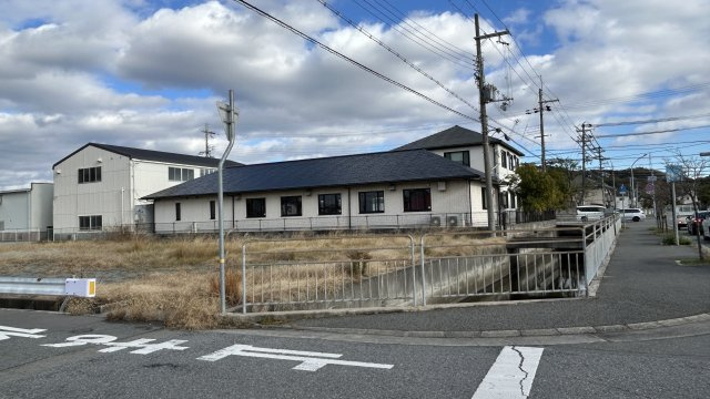 東山賃貸事務所の外観|西面の外観です　南道路から出入口があります