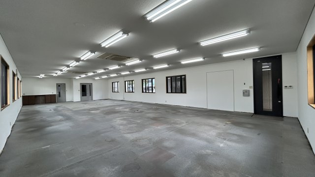 東山賃貸事務所の洋室|事務所の床カーペットのサンプル帳より選んでください