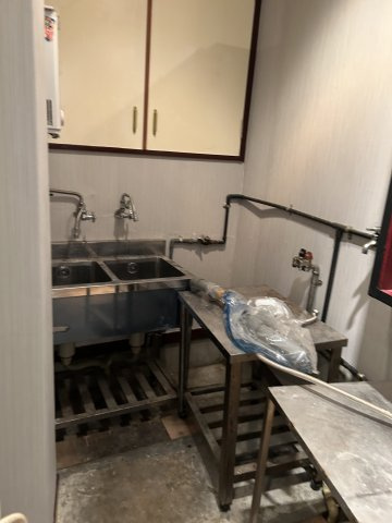 八尾市本町７丁目の店舗一部