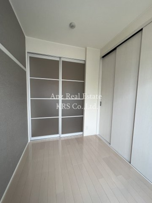 【洋室】 | Plaisir京町堀 | 約3.4帖の寝室はアクセントクロスで落ち着いたお部屋です☆