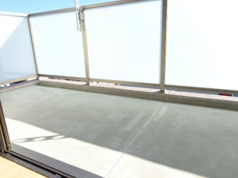 【バルコニー】