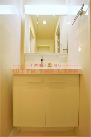 エスポワール合川【キャッシュバック対象】の独立洗面台|朝の支度にも助かる、独立の洗髪洗面化粧台