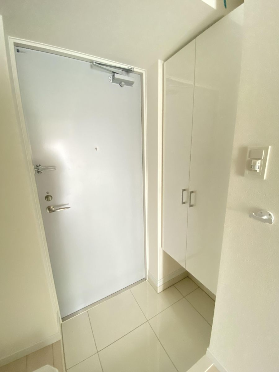 リヴシティ横濱蒔田弐番館の玄関