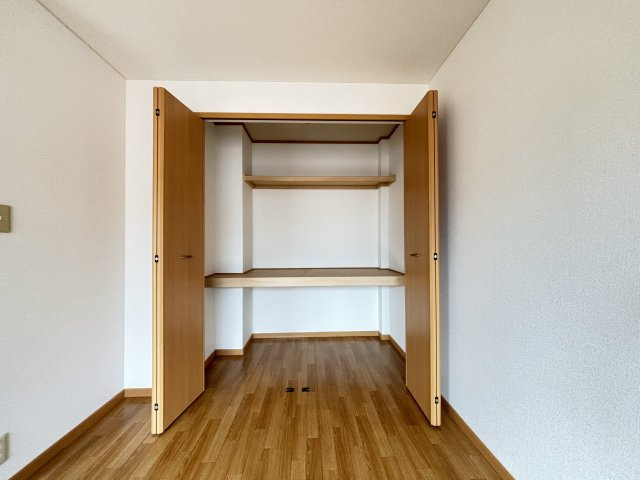 プレ・オリゾンの洋室|イメージ303号室の写真