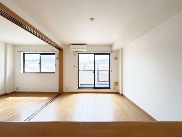 プレ・オリゾンの洋室|イメージ303号室の写真