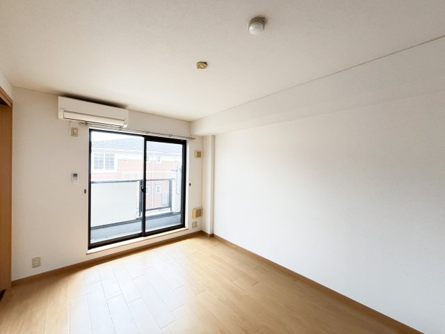 プレ・オリゾンの居間・リビング|イメージ303号室の写真