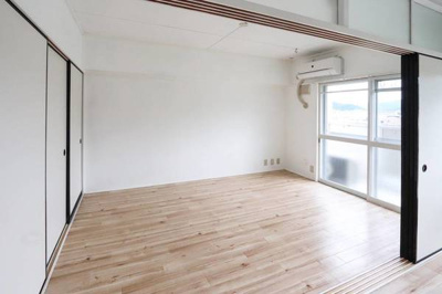 【居間・リビング】 | ビレッジハウス学文路2号棟 | ビレッジハウスの同一物件・同一タイプの間取りの写真です