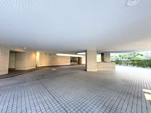 芝パーク・タワーのエントランス