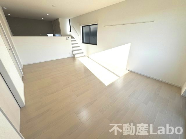 徳島市南佐古八番町のアパートの居間・リビング