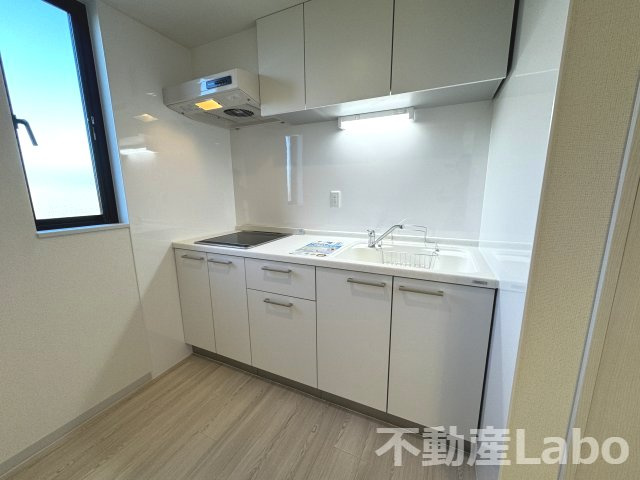 徳島市南佐古八番町のアパートのキッチン