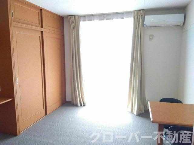 レオパレスＧＡＺＥＢＯ１２の居間・リビング