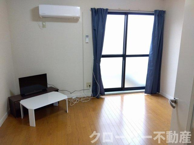 レオパレス高木の居間・リビング