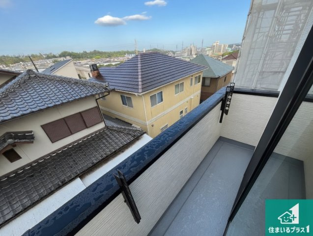 神戸市垂水区本多聞　第3期　新築一戸建てのバルコニー|日当たりのよいバルコニー！お部屋が開放的に！