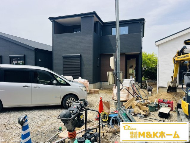 知多市金沢字郷中　全4棟　2号棟の外観|R8.4.21撮影　建物完成しました♪　並列駐車2台可能☆