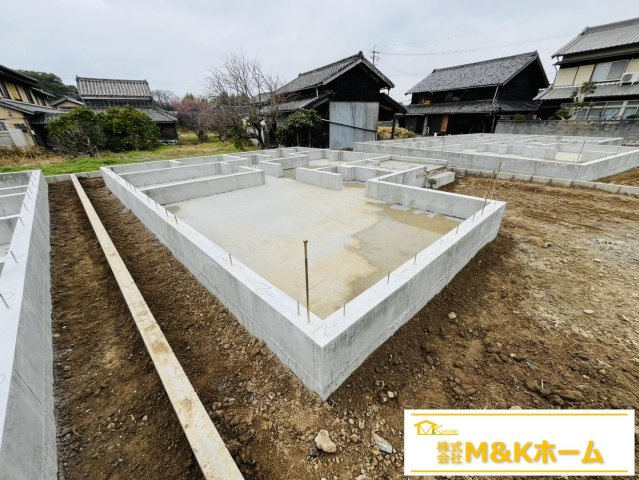 知多市金沢字郷中　全4棟　2号棟の外観|R7.11.28撮影　並列駐車2台可能☆