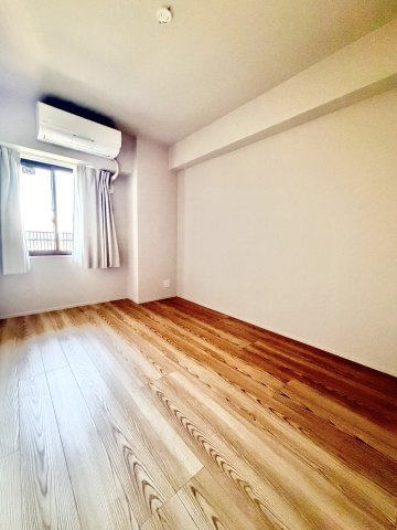 レーベン千代 THE PARK FRONTの居間・リビング|こちらのリビングで趣味の時間をお楽しみください