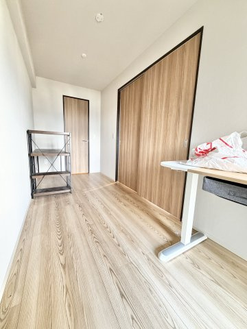 レーベン千代 THE PARK FRONTの内装|明るい室内です