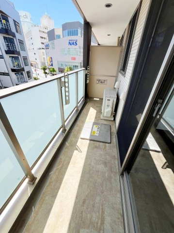 第7山洋ビルのバルコニー