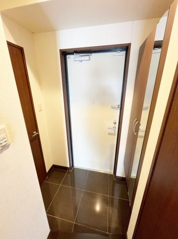 第7山洋ビルの玄関