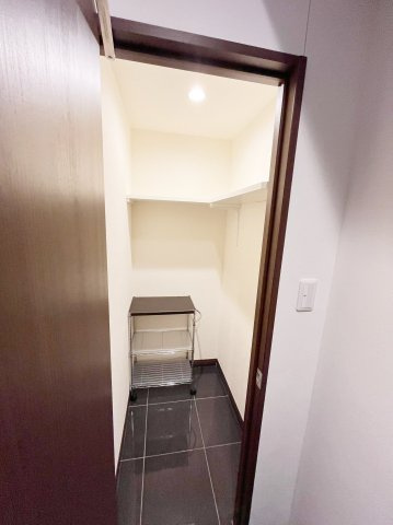 第7山洋ビルの玄関