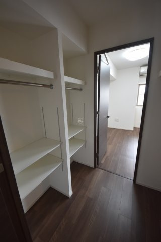 ラシュレ天満橋の収納|ラシュレ天満橋　ウォークインクローゼット