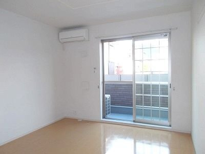 サン　ローレルの居間・リビング|ゆったり過ごせる居間です