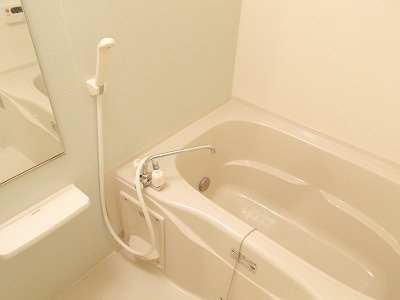 サン　ローレルの浴室|ゆったり過ごせるお風呂です