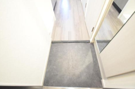 プレサンス名古屋菊井セルカの玄関|※同物件他部屋写真
反転、色違いの場合有
現況優先