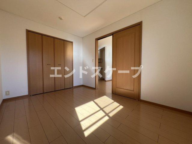 リシアンの洋室