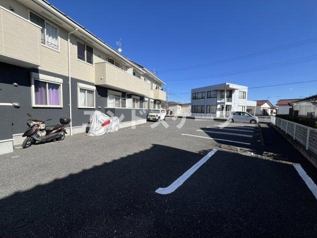 リシアンの駐車場