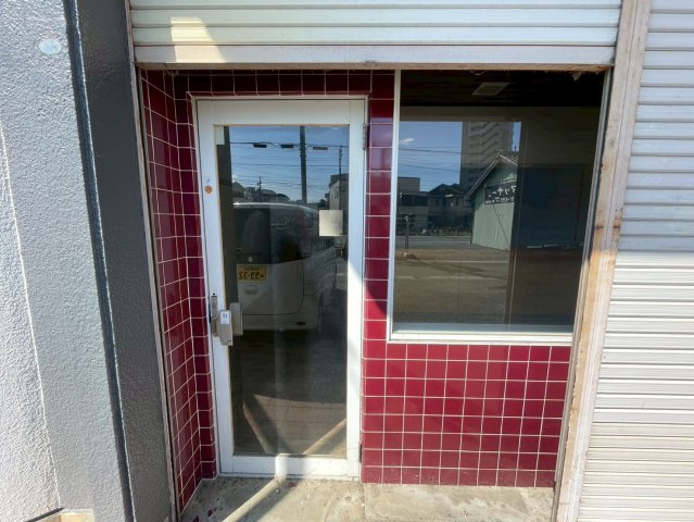 グリーンシティ諏訪１階店舗の外観