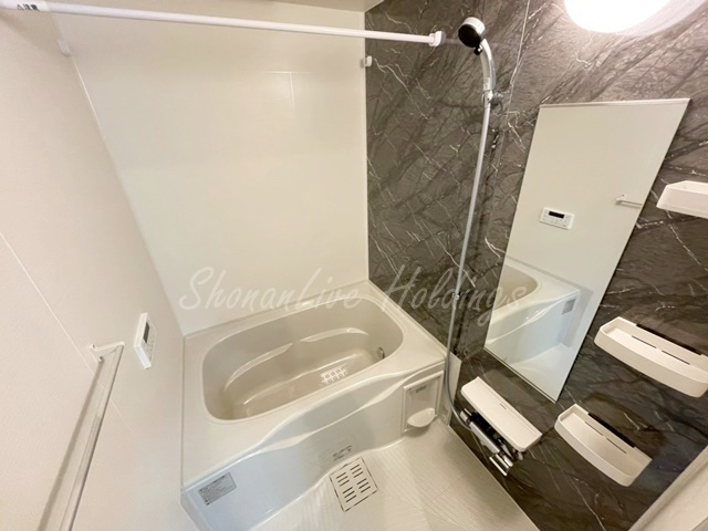 藤沢市鵠沼海岸５丁目のアパートの浴室|清潔感のあるお風呂です♪