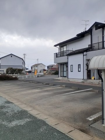 ヴィラエゾＡの駐車場