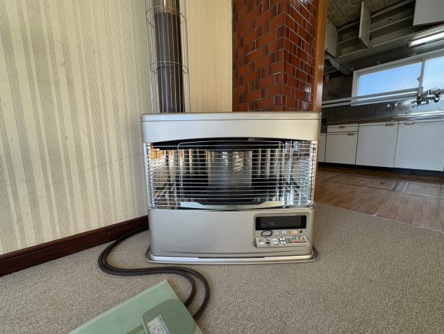 【釧路市桜ケ岡】角地で陽当り良好！駐車3台可＆ボイラー交換済の広々4LDKの設備|寒い冬も安心のパワフル暖房。床暖房連携で家中ぽかぽか快適。