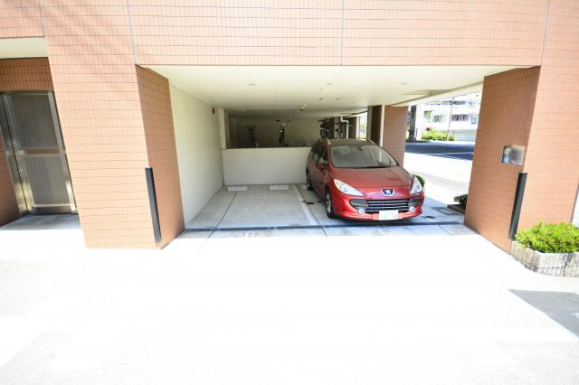 グレイス阿倍野松崎の駐車場