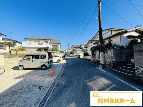 知多市南粕谷2丁目　全2棟　2号棟の前面道路含む現地写真|R7.11.20撮影　勝手口付き♪