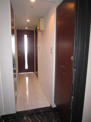 【玄関】 | ファーストリアルタワー新宿