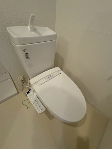 大阪市西区九条１丁目の賃貸マンションのトイレ