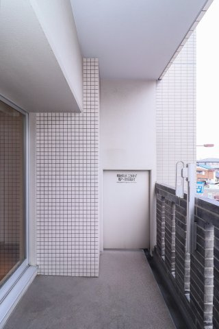 サヴォイザ・ブルネット　12階のバルコニー|別号室のものになります。現状優先。