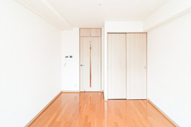 サヴォイザ・ブルネット　12階の居間・リビング|別号室のものになります。現状優先。出窓がございます。
