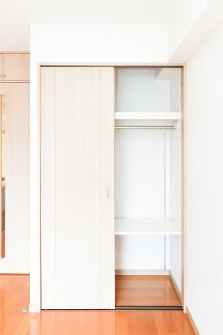 サヴォイザ・ブルネット　12階の収納|別号室のものになります。現状優先。
出窓がございます。