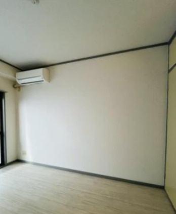 大阪市住吉区苅田9丁目　一棟収益マンションの洋室